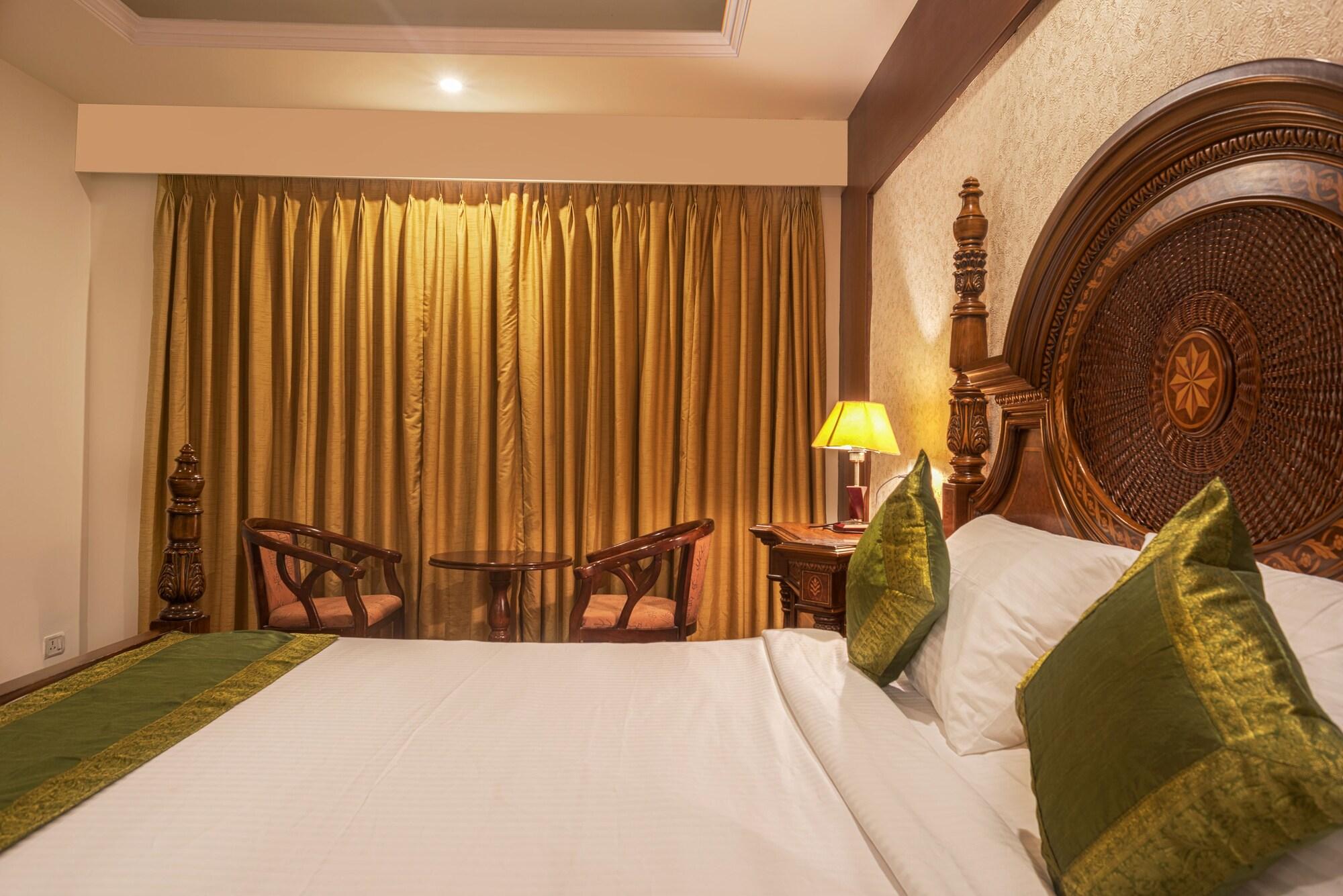 Treebo Trend Grand Plaza Nampally Hyderabad Eksteriør bilde