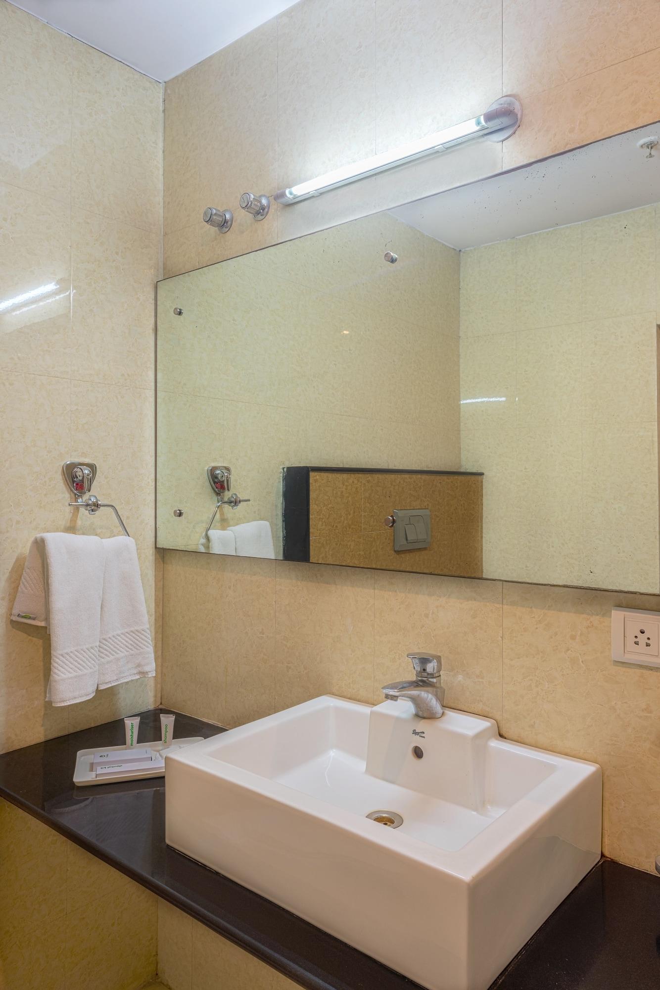 Treebo Trend Grand Plaza Nampally Hyderabad Eksteriør bilde