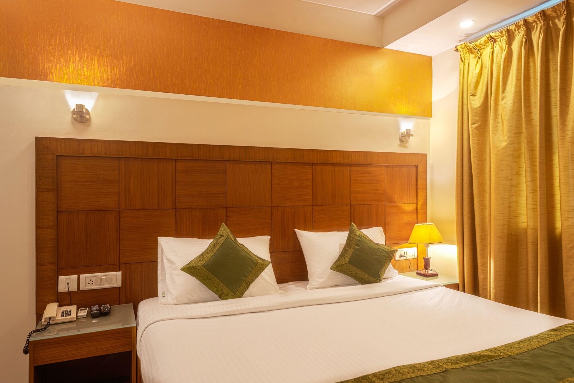 Treebo Trend Grand Plaza Nampally Hyderabad Eksteriør bilde