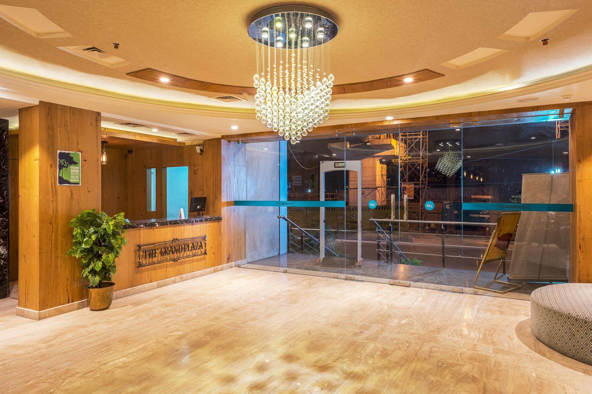 Treebo Trend Grand Plaza Nampally Hyderabad Eksteriør bilde