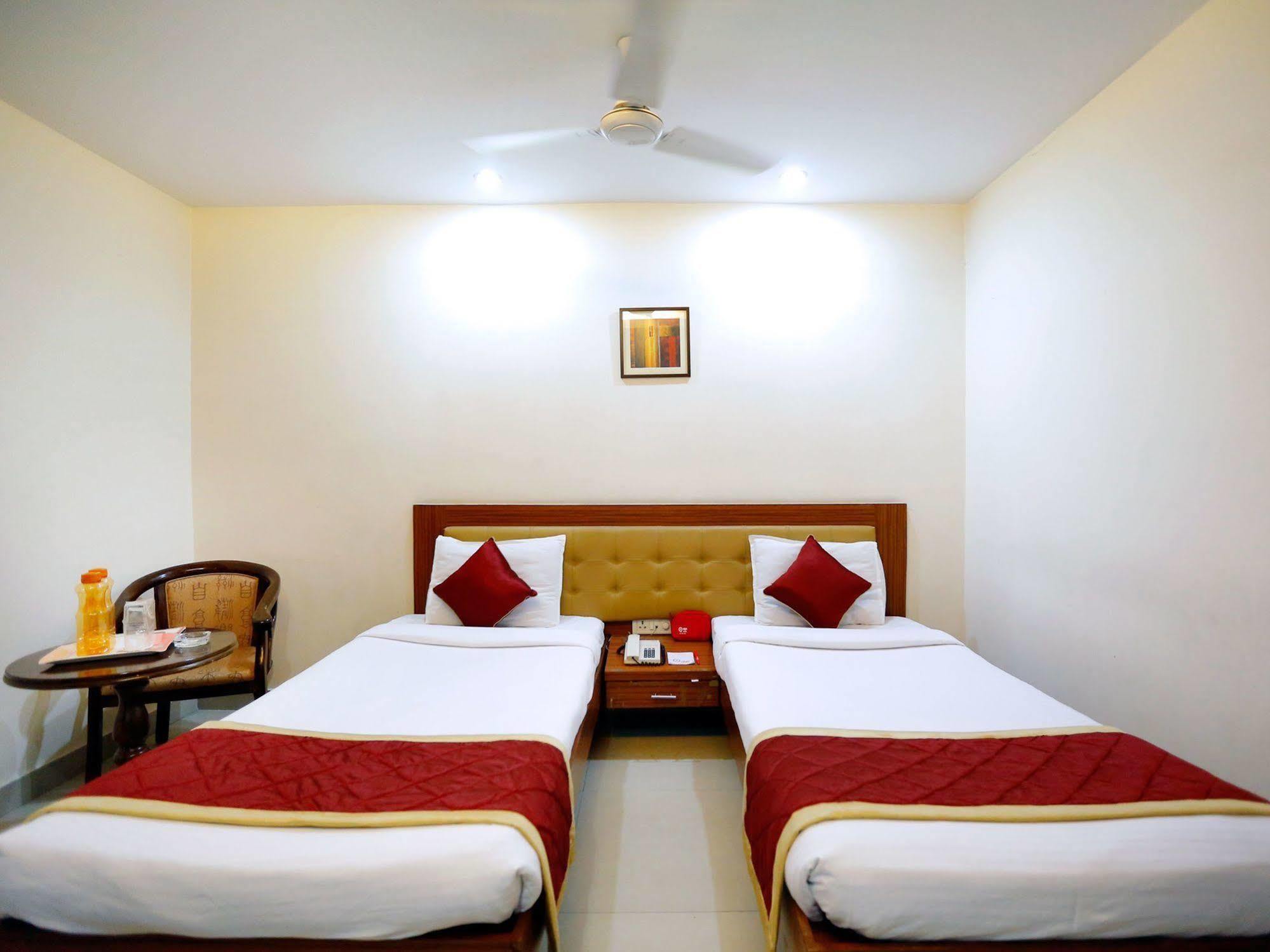 Treebo Trend Grand Plaza Nampally Hyderabad Eksteriør bilde