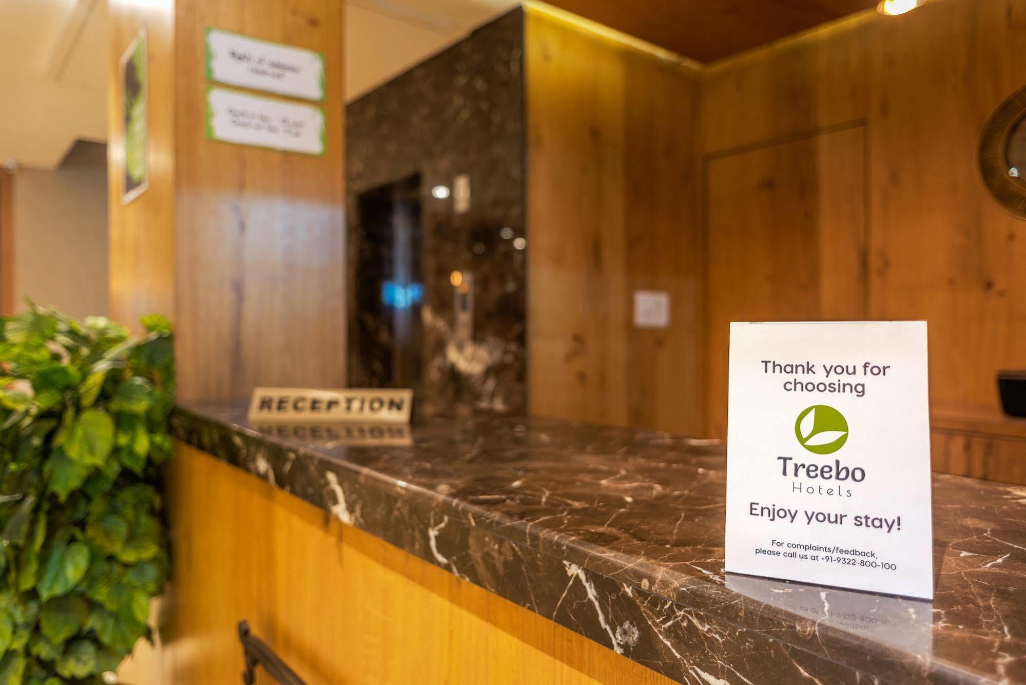 Treebo Trend Grand Plaza Nampally Hyderabad Eksteriør bilde